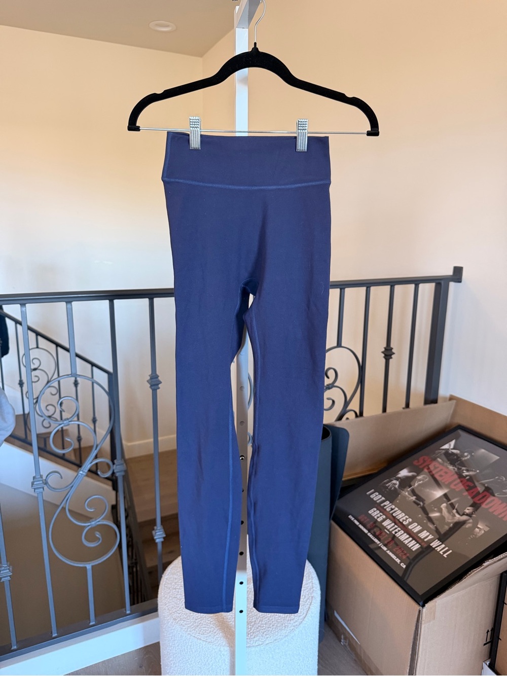 NWOT 437 The Essentials Legging in Navy size small - Picture 3 of 5